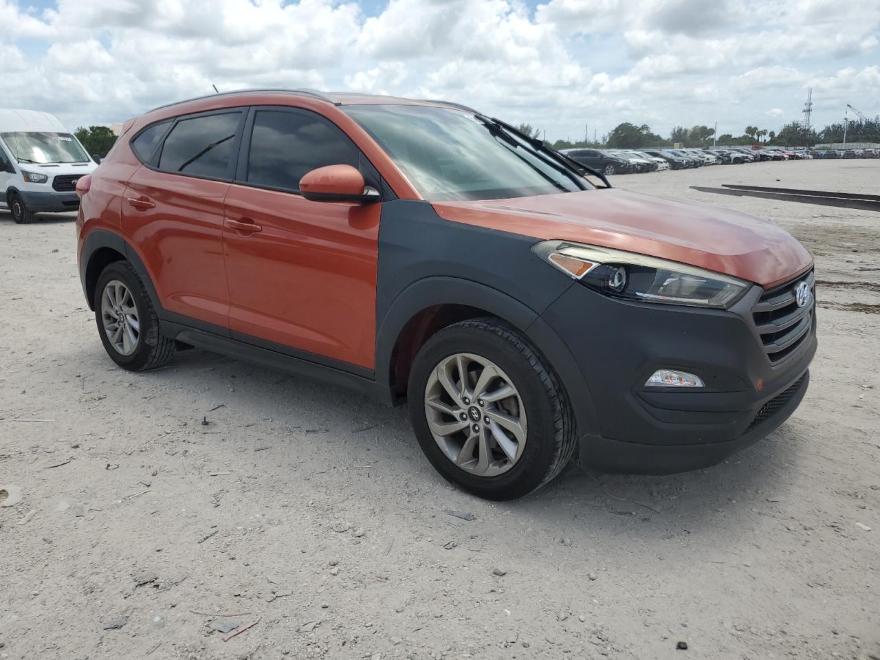 KM8J33A4XGU125701 2016 Hyundai Tucson Limited