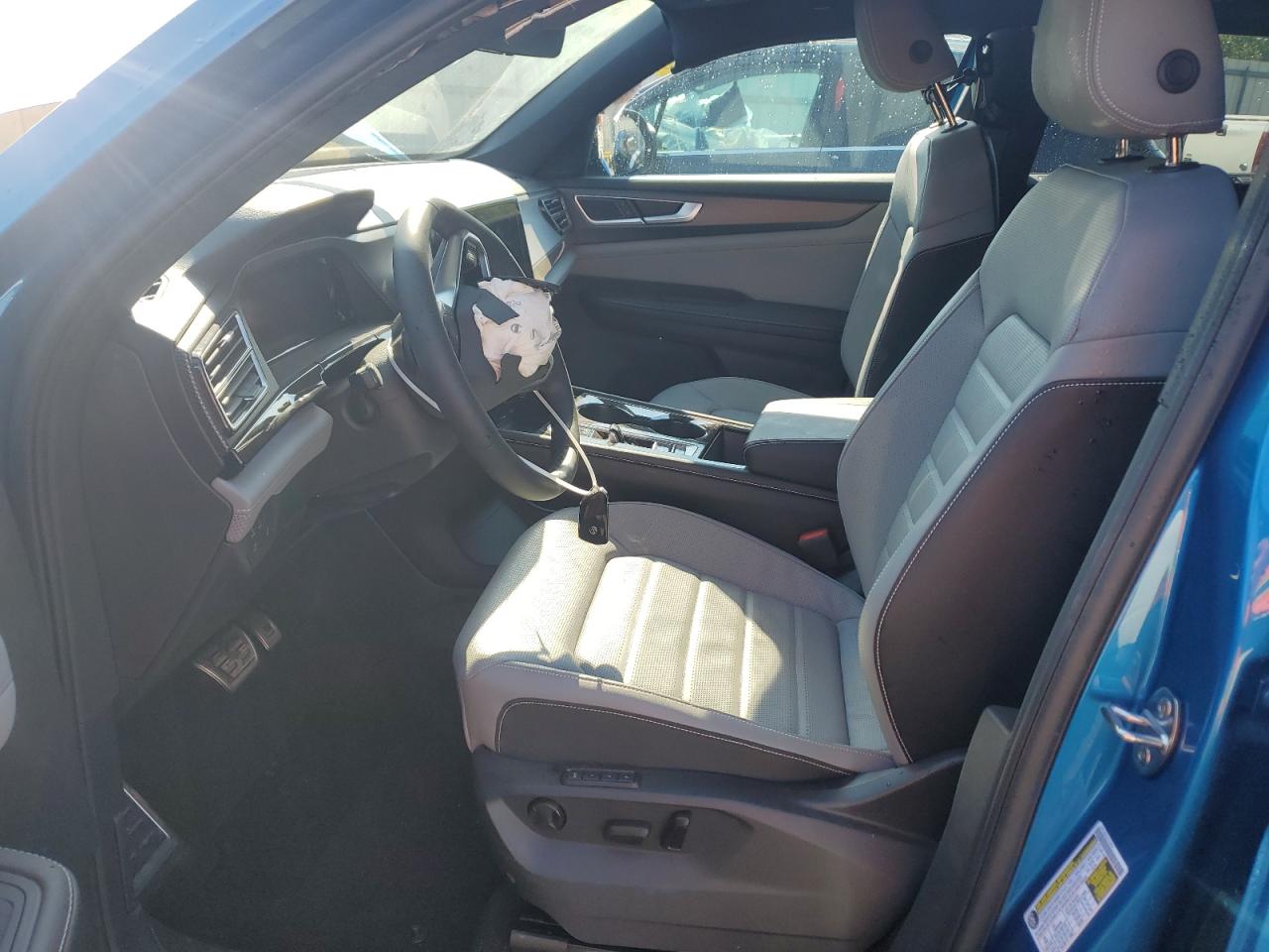 1V2AE2CA1RC221137 2024 Volkswagen Atlas Cross Sport Sel R-Line