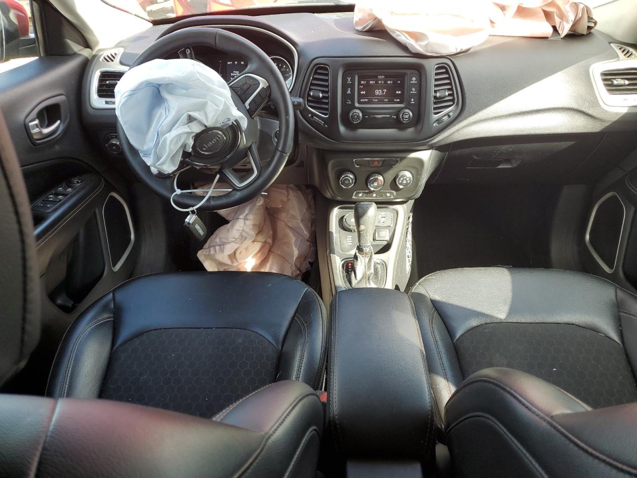 3C4NJDBB6HT597243 2017 Jeep Compass Latitude