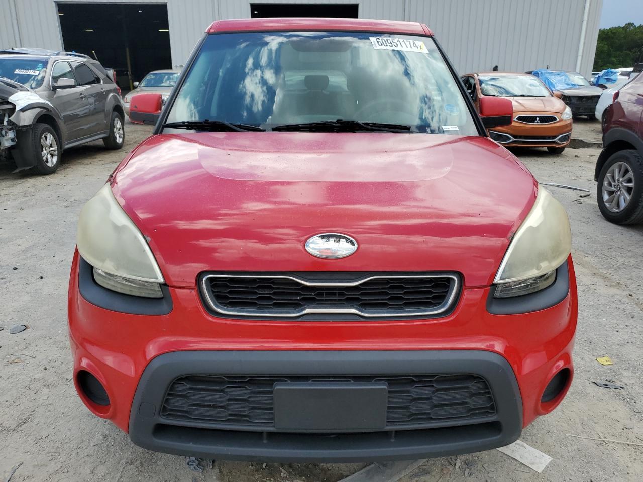 2013 Kia Soul vin: KNDJT2A56D7568459