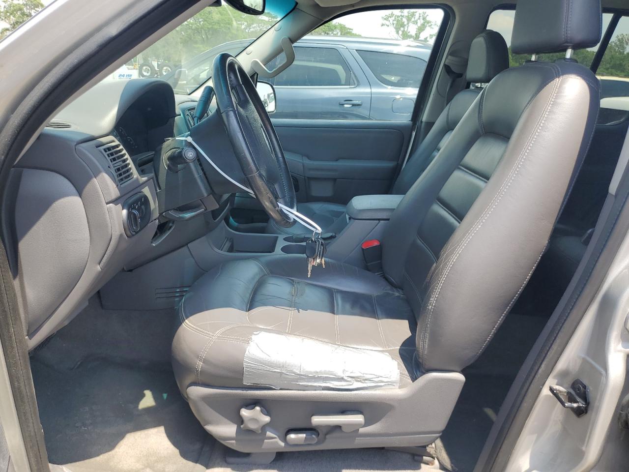 1FMZU73EX2ZC37701 2002 Ford Explorer Xlt