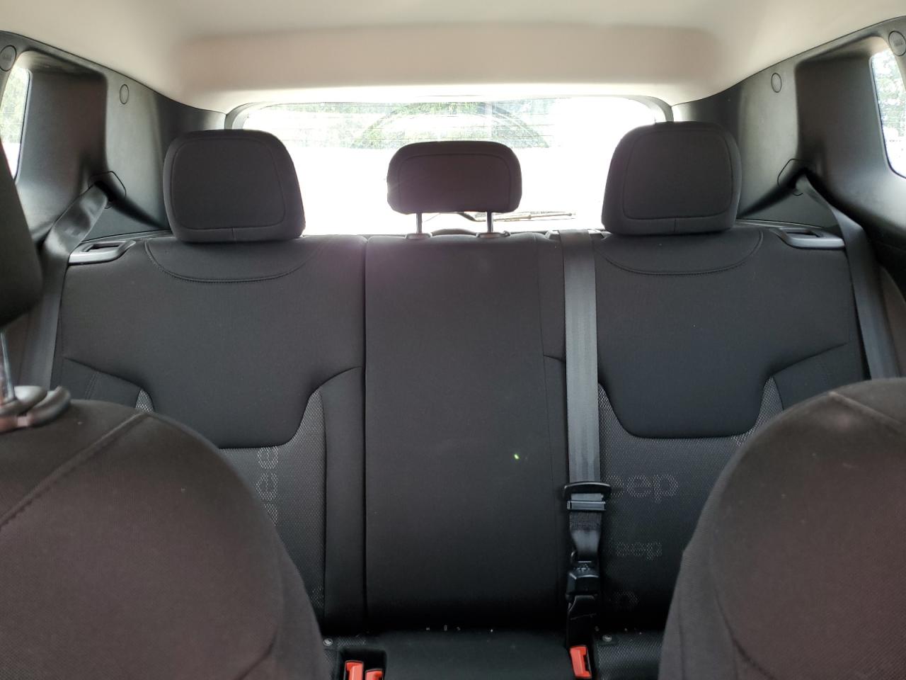 ZACCJBAT6FPC28960 2015 Jeep Renegade Sport