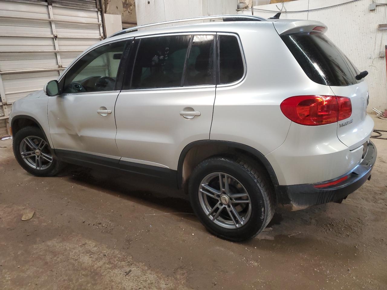 2013 Volkswagen Tiguan S vin: WVGBV7AX6DW526825