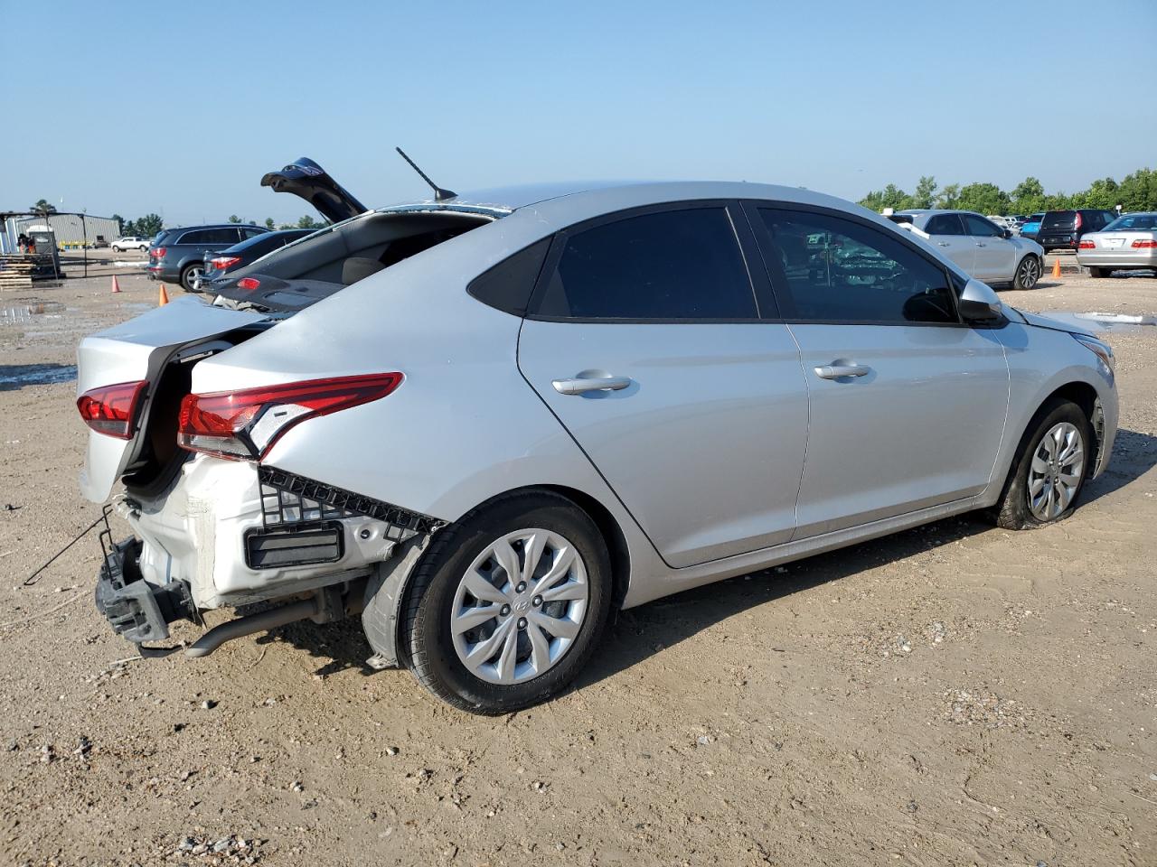 3KPC24A68NE186984 2022 Hyundai Accent Se