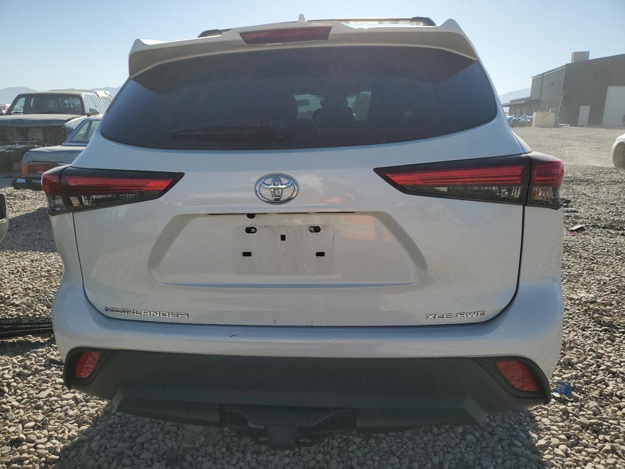 5TDHZRBH4MS552555 2021 Toyota Highlander Xle