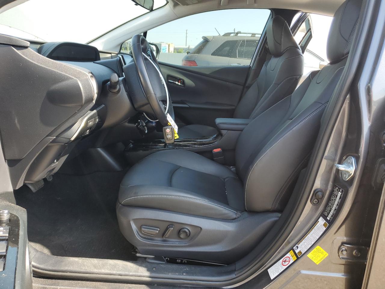 JTDKAMFP5M3166696 2021 Toyota Prius Prime Le