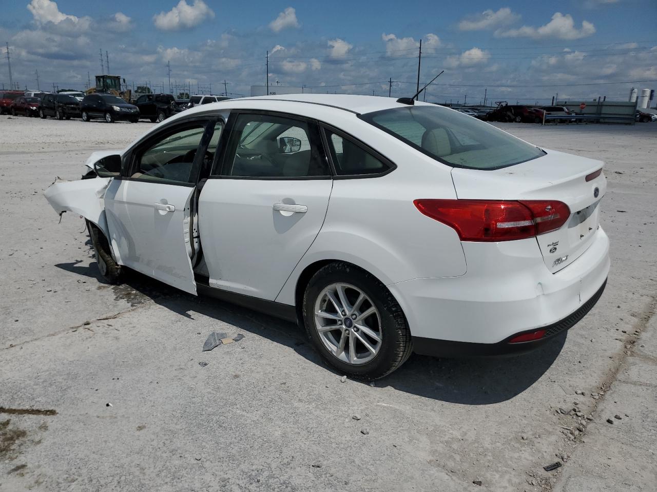 2017 Ford Focus Se vin: 1FADP3F27HL342004