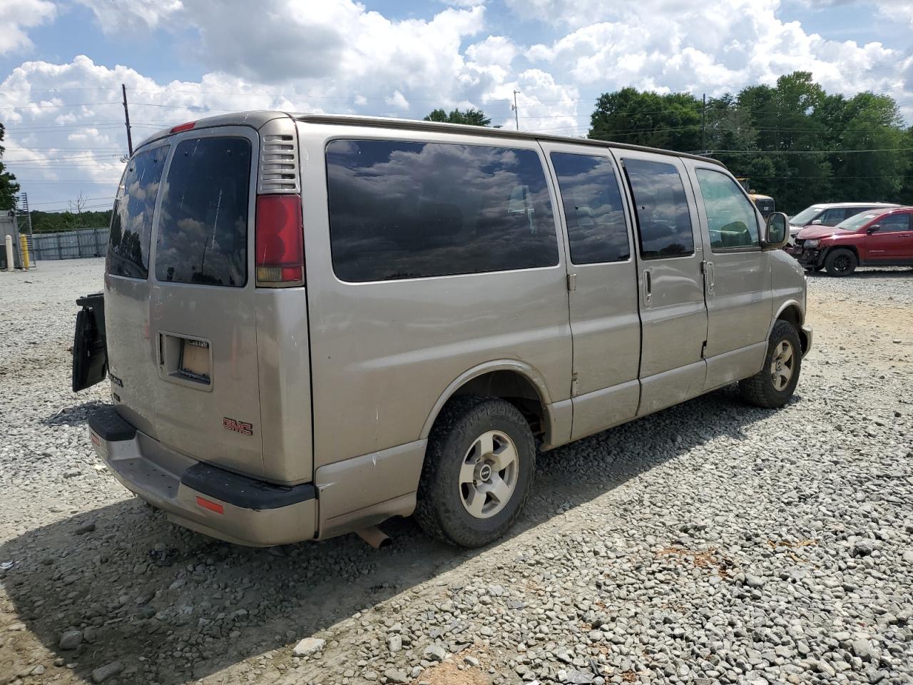 1GKFG65R211190691 2001 GMC Savana G1500 Luxury