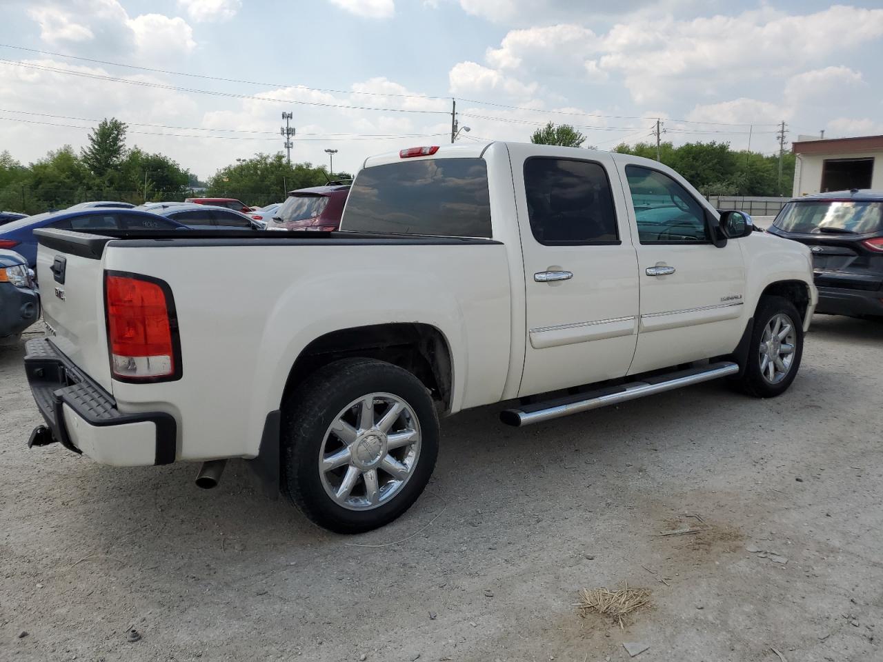 2013 GMC Sierra K1500 Denali vin: 3GTP2XE23DG266366