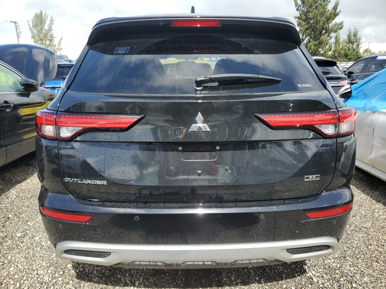 JA4J4UA85NZ005826 2022 Mitsubishi Outlander Se