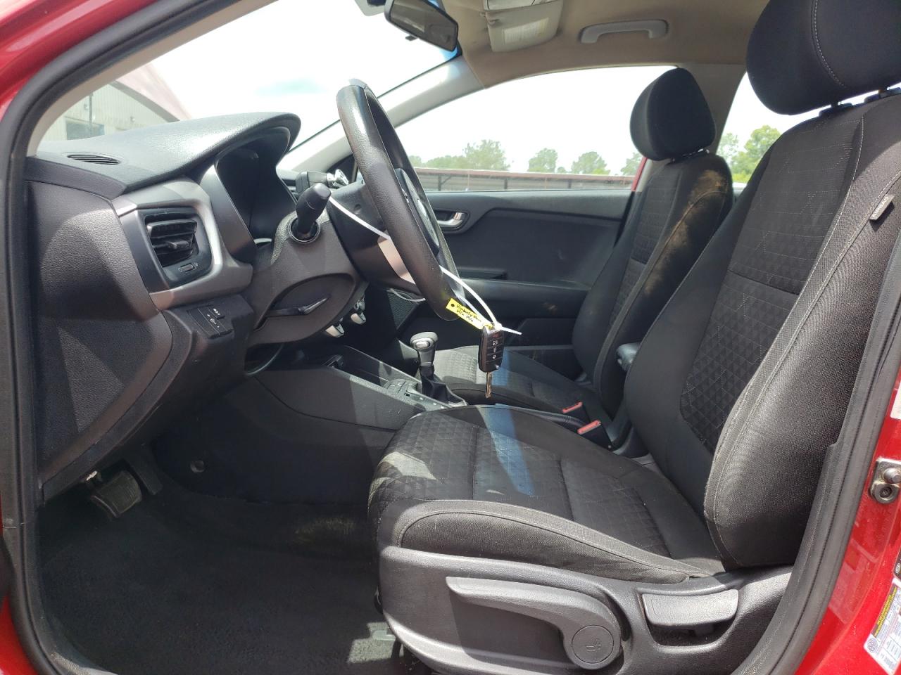 3KPA24AB8JE047808 2018 Kia Rio Lx