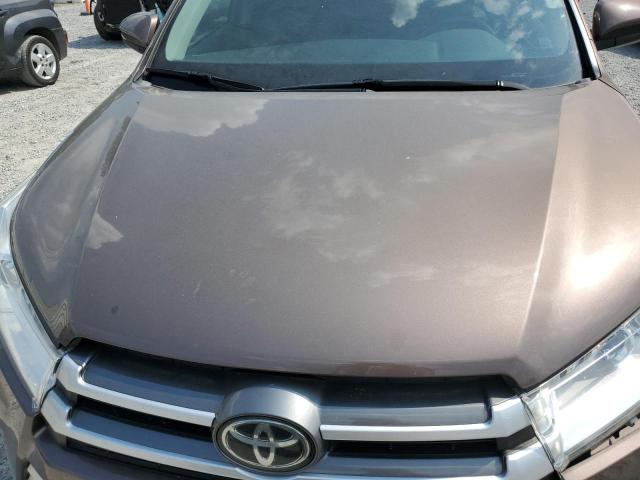 VIN 5TDKZRFH9KS360822 2019 Toyota Highlander, SE no.12