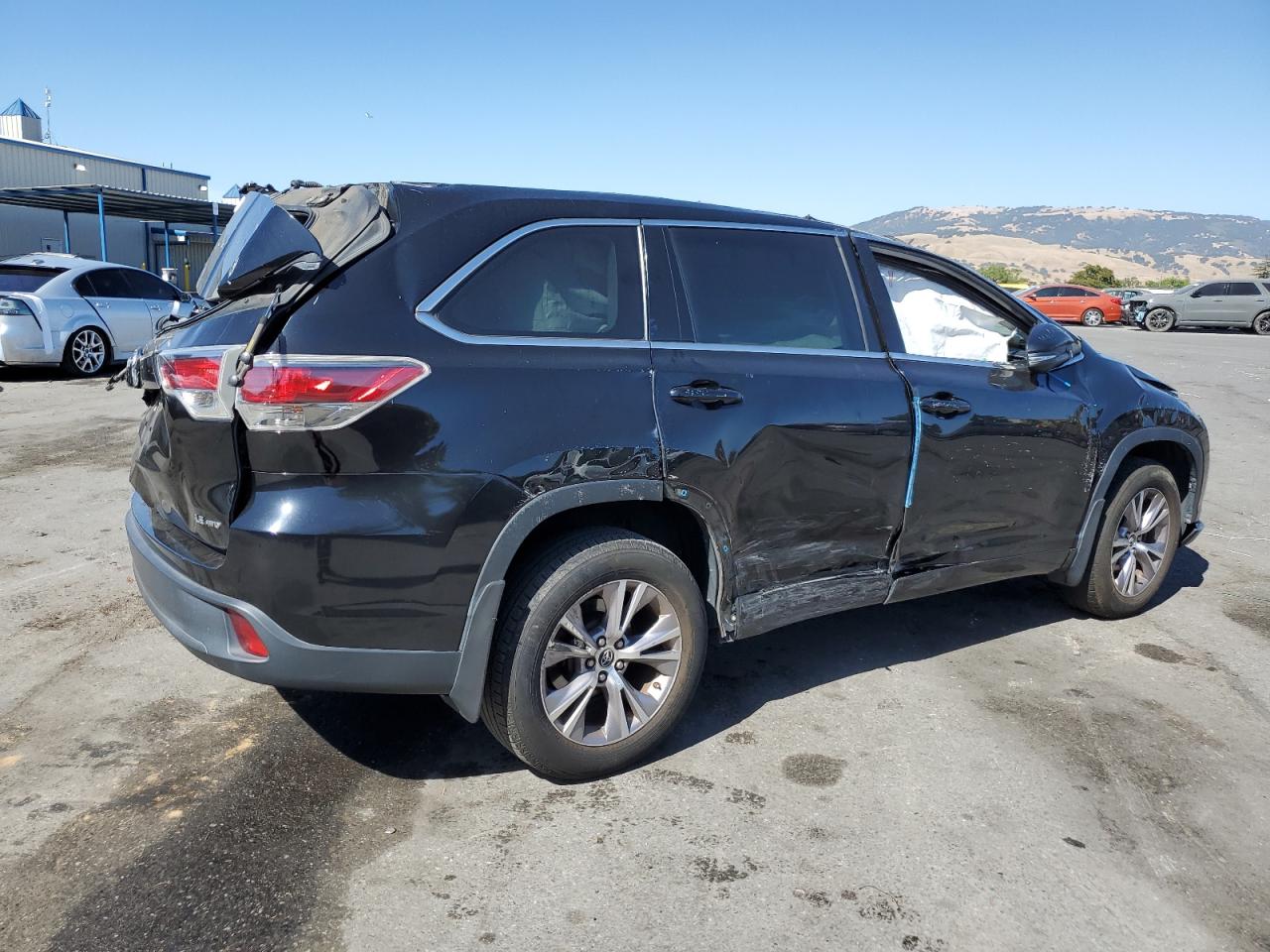 5TDBKRFH3GS249629 2016 Toyota Highlander Le