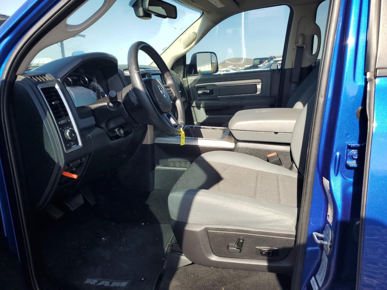 3C6RR7LT9GG164212 2016 Ram 1500 Slt