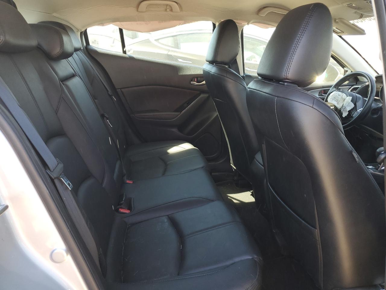 2017 Mazda 3 Touring vin: 3MZBN1L74HM137313