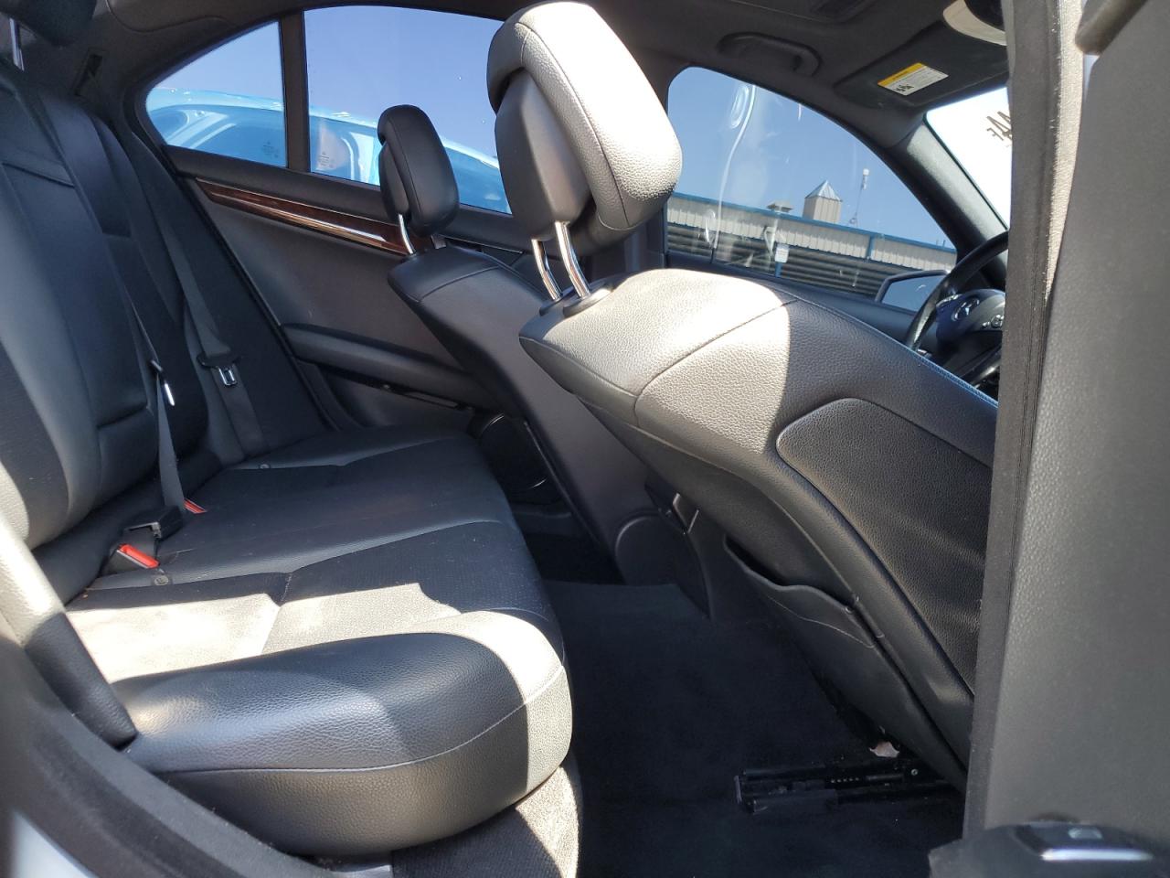 WDDGF5EB4BA470510 2011 Mercedes-Benz C 300