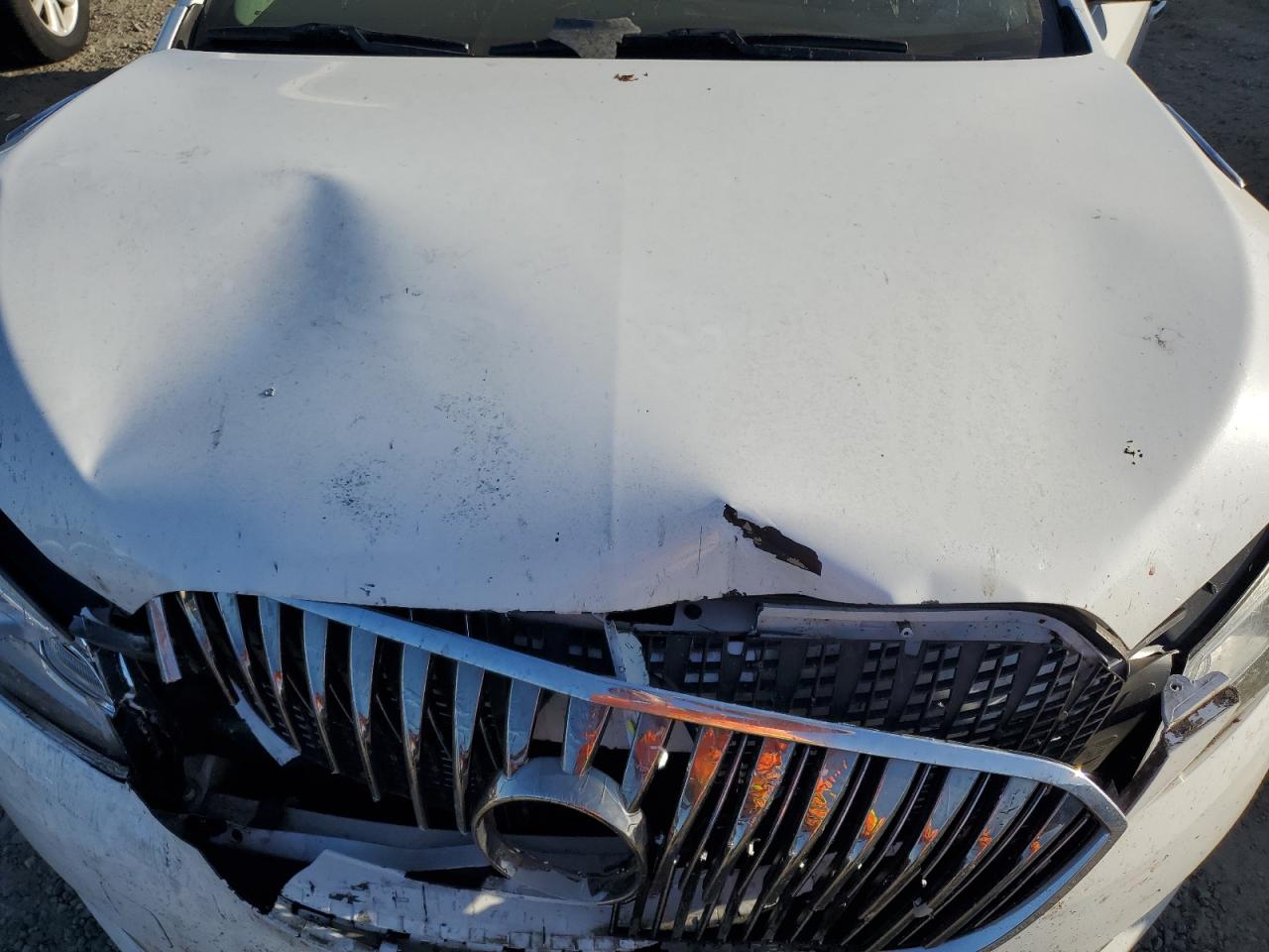 1G4GB5G32GF135747 2016 Buick Lacrosse