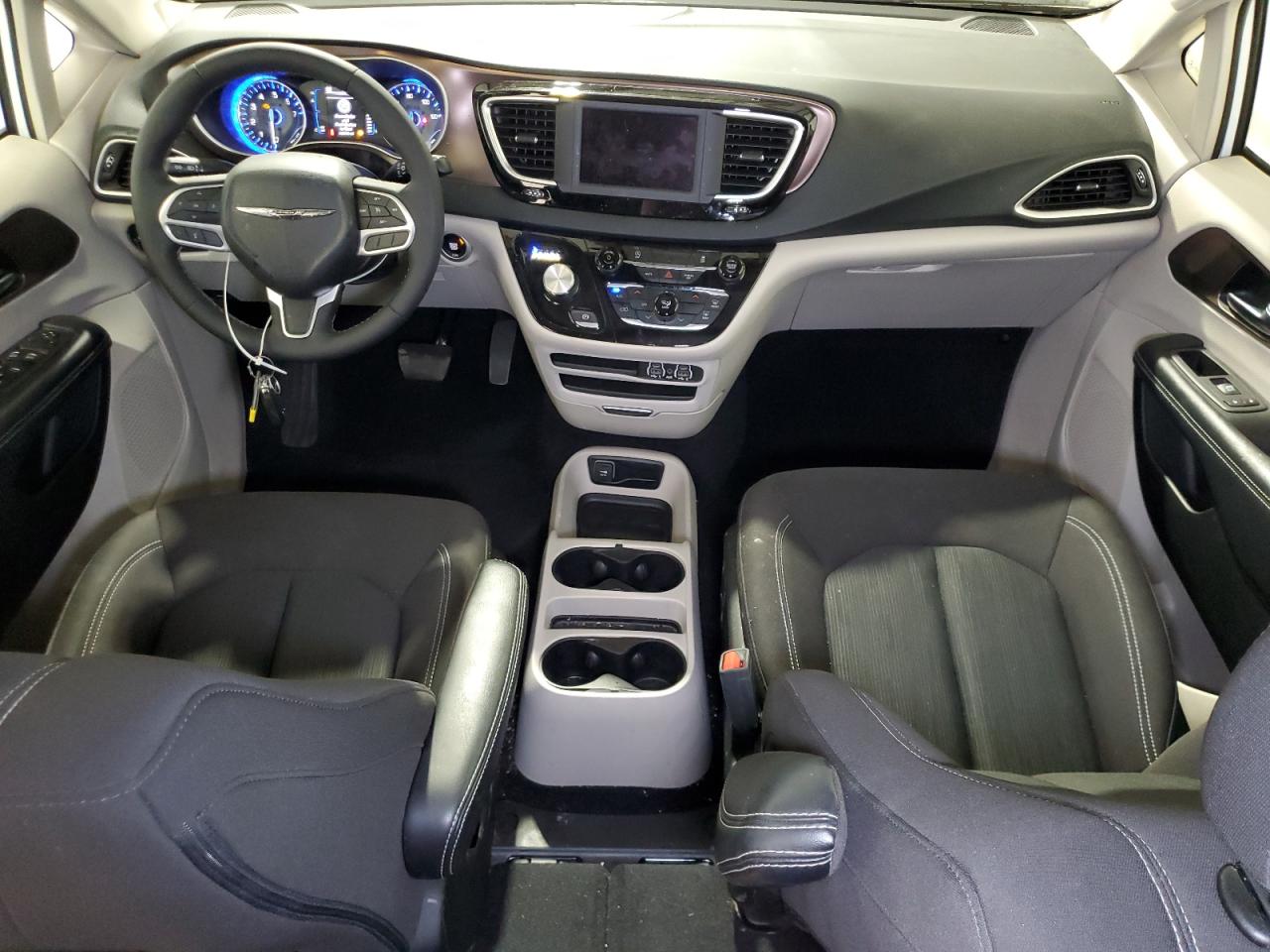 2C4RC1CG8PR510948 2023 Chrysler Voyager Lx