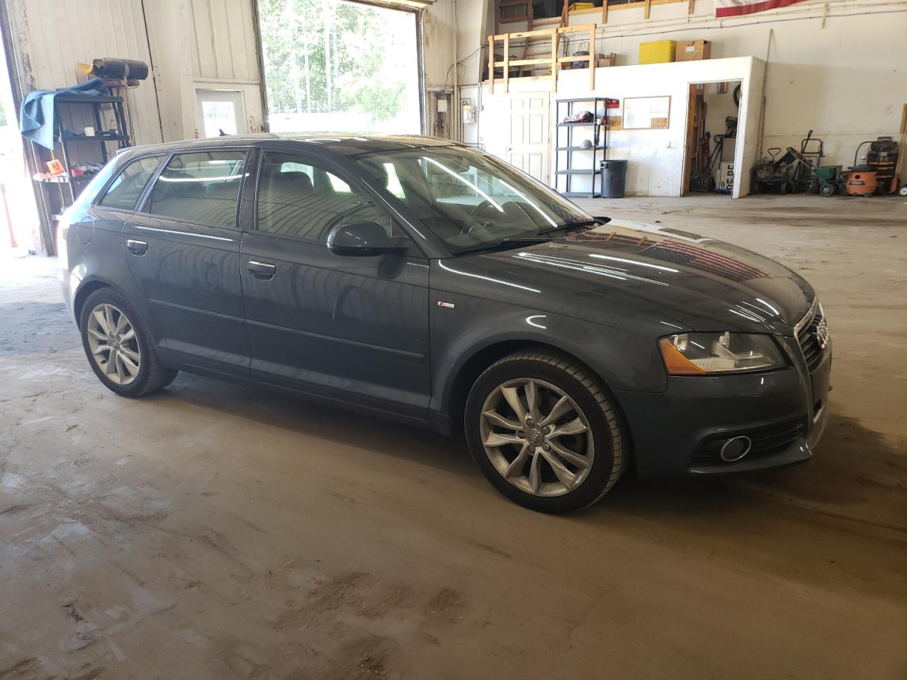 2013 Audi A3 Premium vin: WAUBEAFM0DA008767