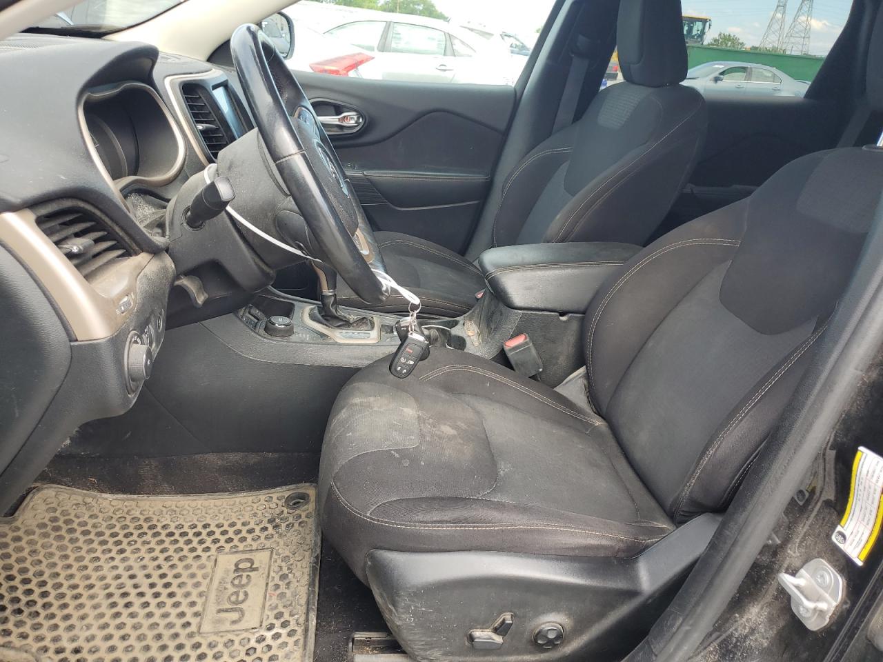 1C4PJMCB8GW367073 2016 Jeep Cherokee Latitude