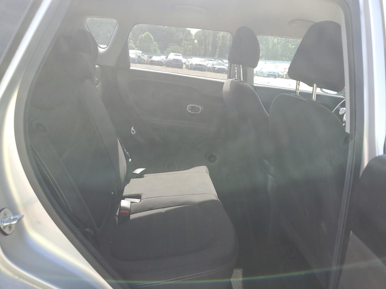 KNDJN2A29J7547472 2018 Kia Soul