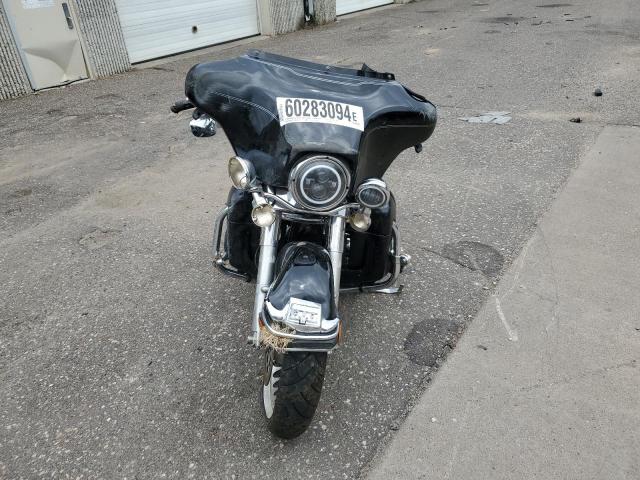 2011 HARLEY-DAVIDSON FLHTCU 1HD1FC413BB654973