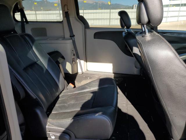 2016 CHRYSLER TOWN & COU - 2C4RC1BG8GR141784