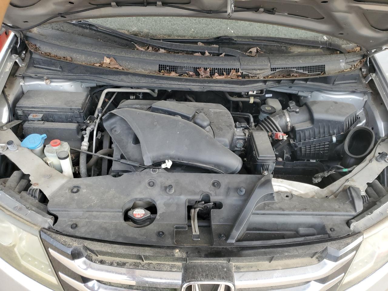 2014 Honda Odyssey Touring vin: 5FNRL5H92EB115626