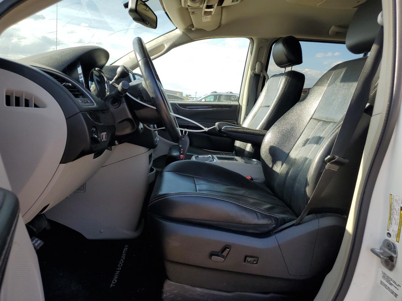 2C4RC1BGXDR564586 2013 Chrysler Town & Country Touring