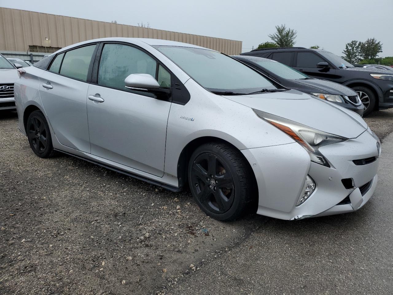 JTDKARFU8H3535866 2017 Toyota Prius