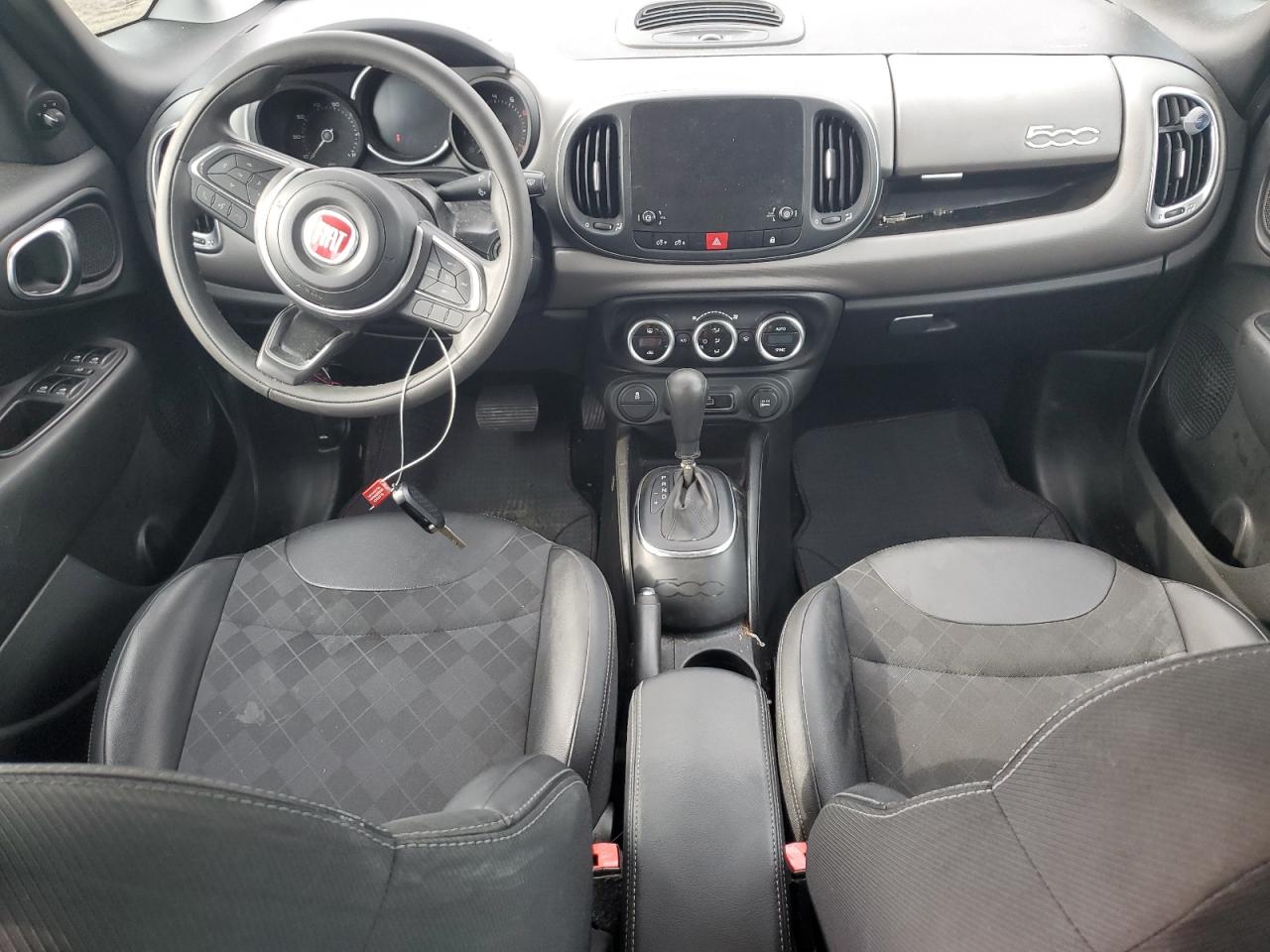 ZFBCFAAH8JZ040641 2018 Fiat 500L Pop