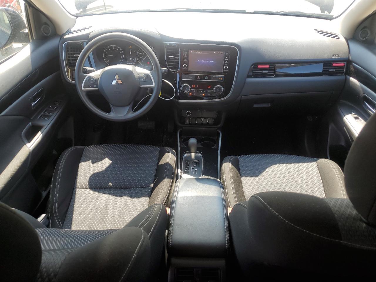 JA4AD2A32KZ011166 2019 Mitsubishi Outlander Es