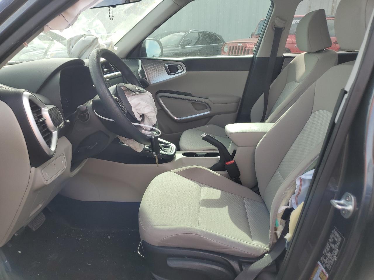 KNDJ23AU8L7068818 2020 Kia Soul Lx