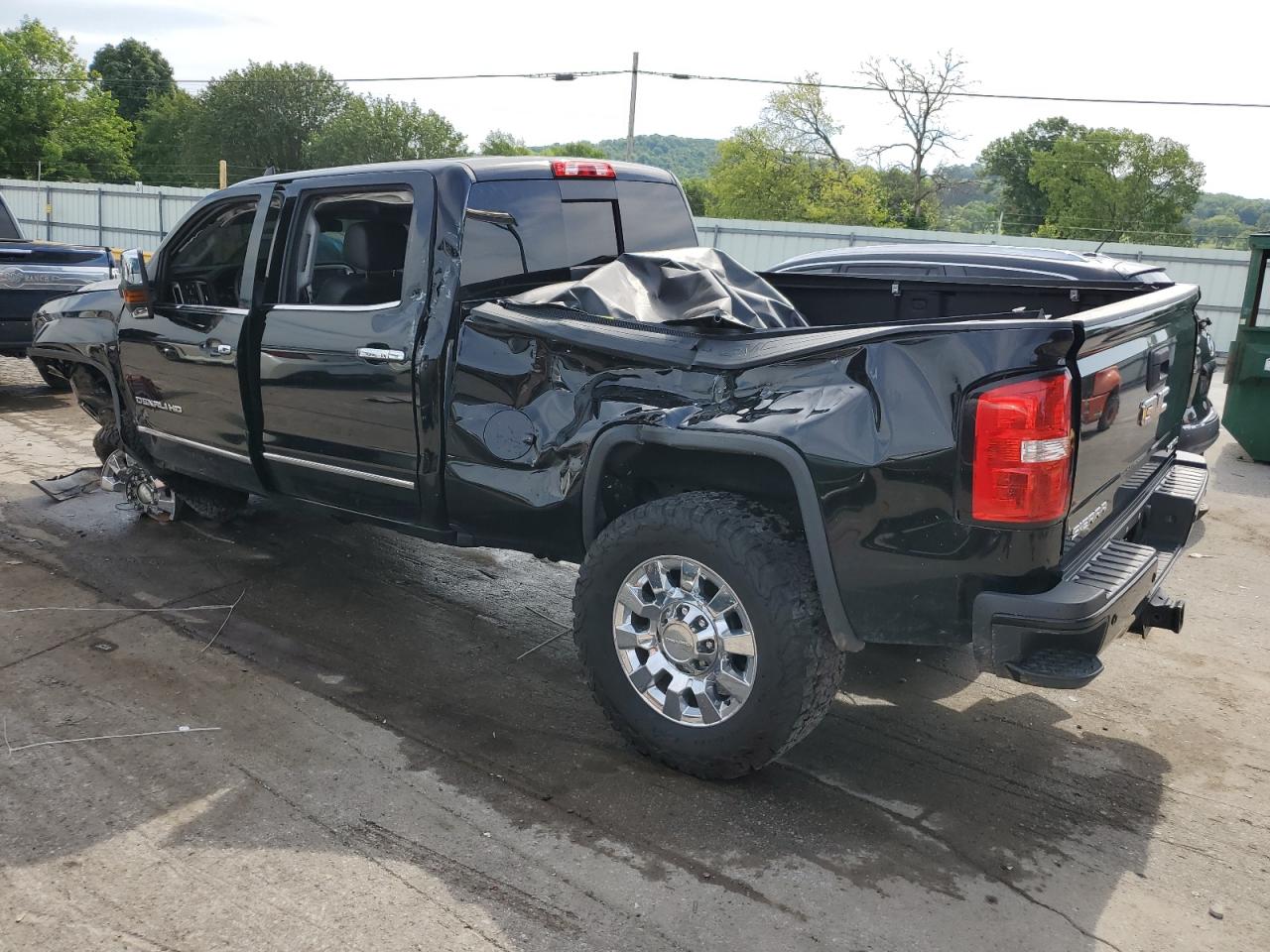 2018 GMC Sierra K2500 Denali vin: 1GT12UEY0JF274589