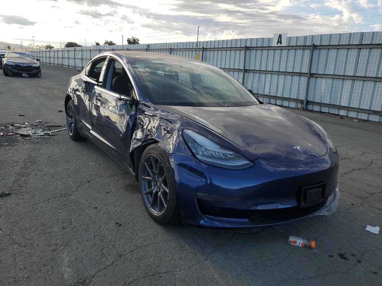 2018 Tesla Model 3 vin: 5YJ3E1EB7JF105278