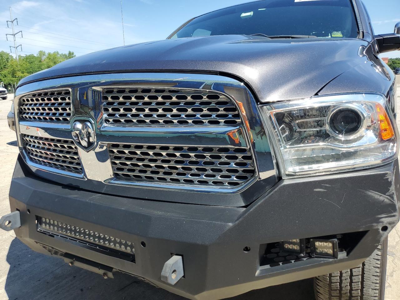 2017 Ram 1500 Laramie vin: 1C6RR7VT4HS554593