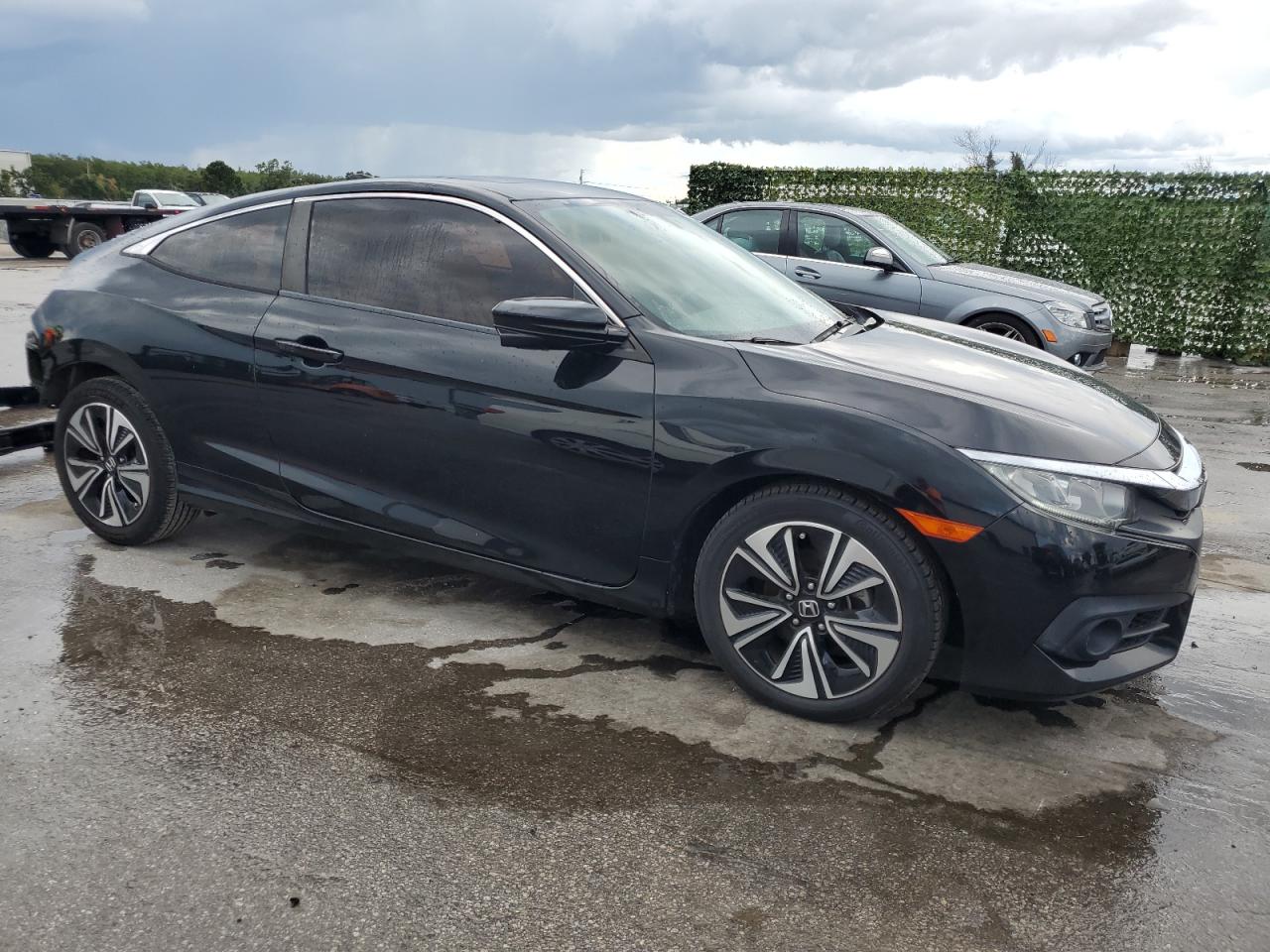 2018 Honda Civic Ex vin: 2HGFC3B31JH355512