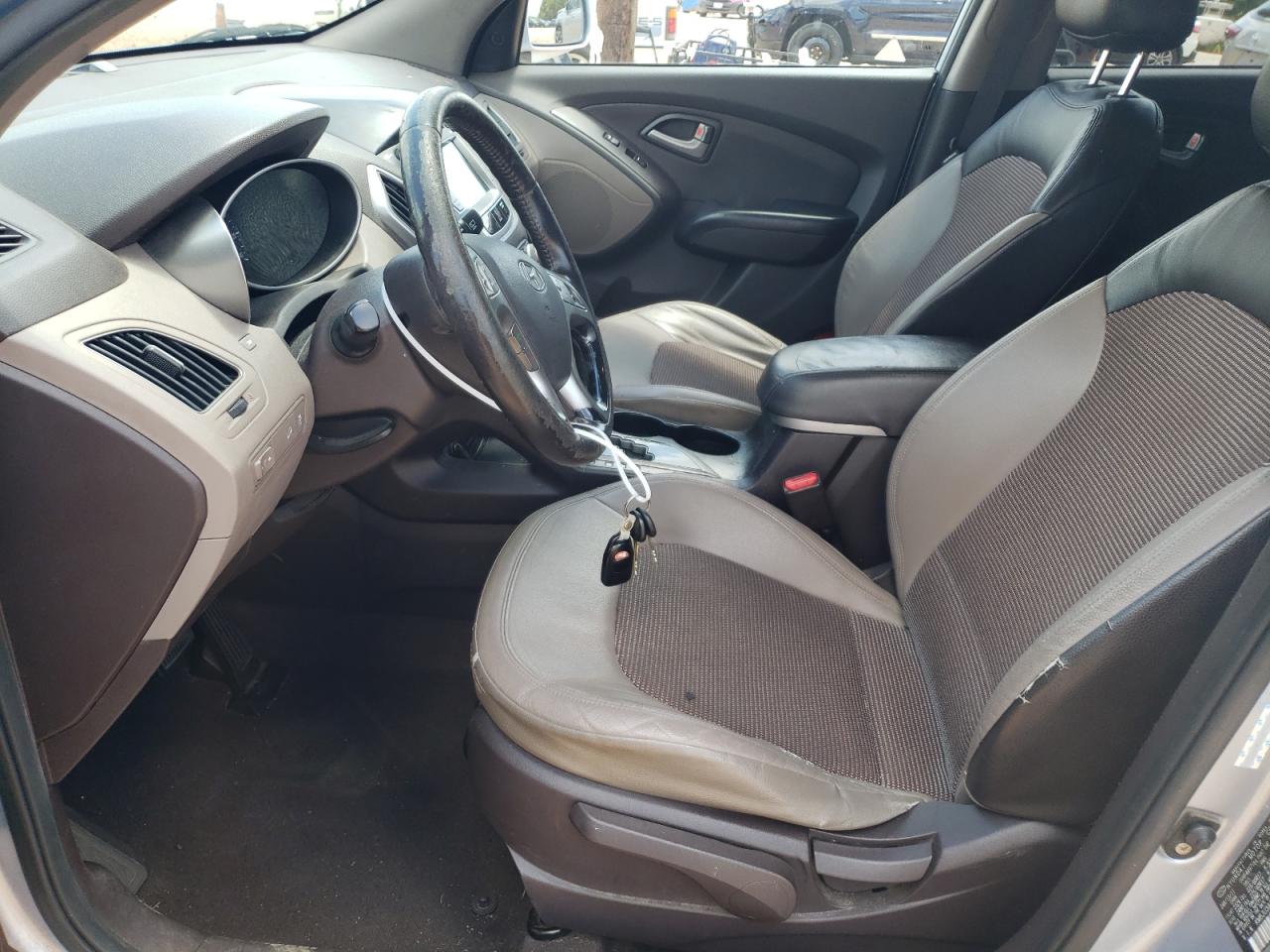 KM8JU3AC6BU244584 2011 Hyundai Tucson Gls