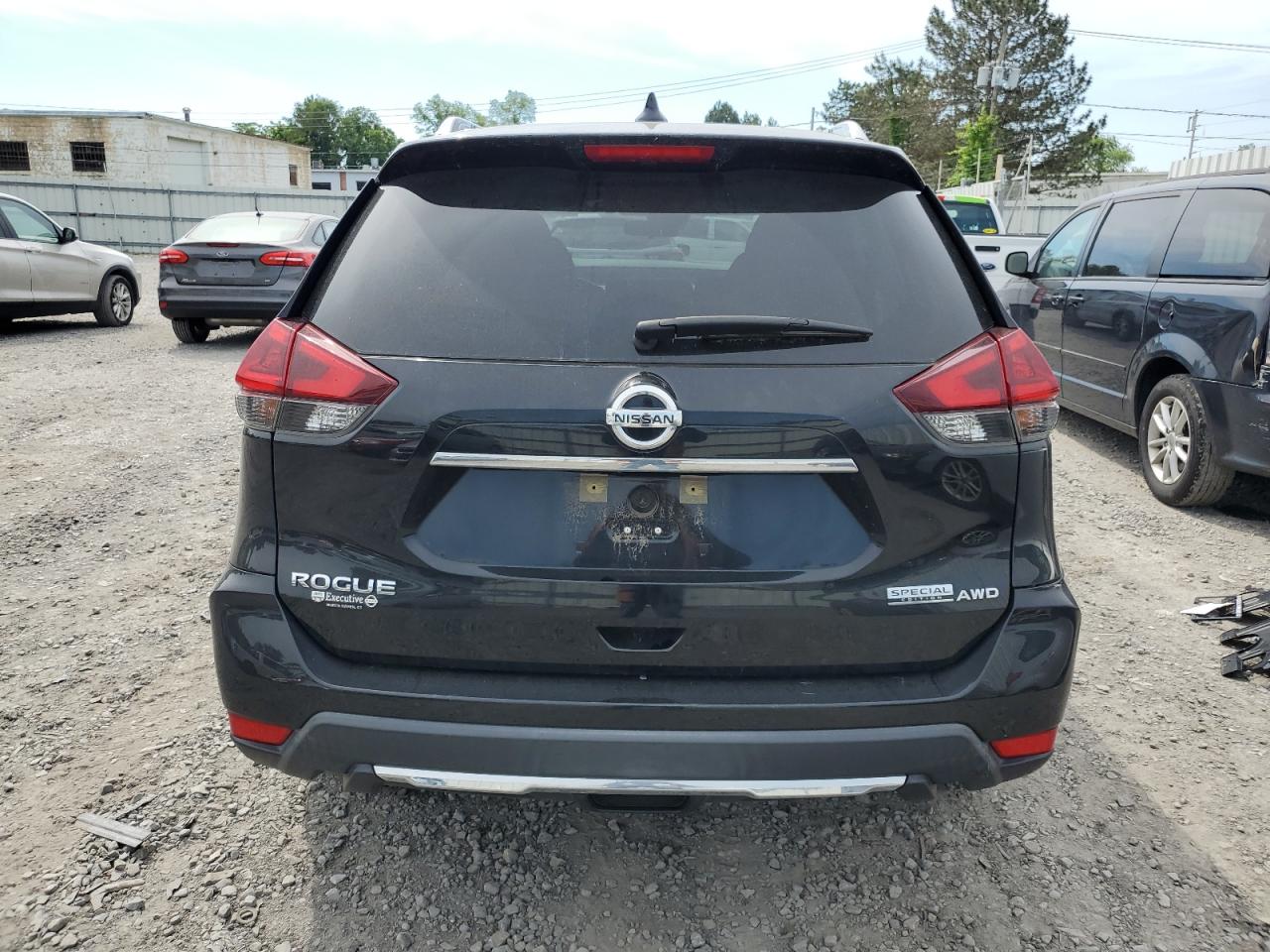 2019 Nissan Rogue S vin: KNMAT2MV6KP524504