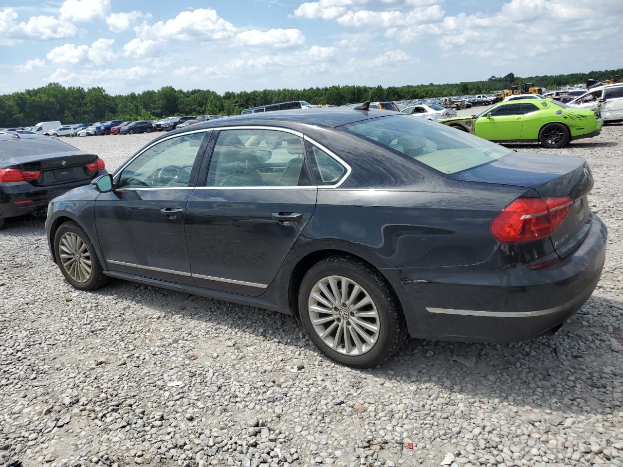 1VWBS7A30GC045451 2016 Volkswagen Passat Se