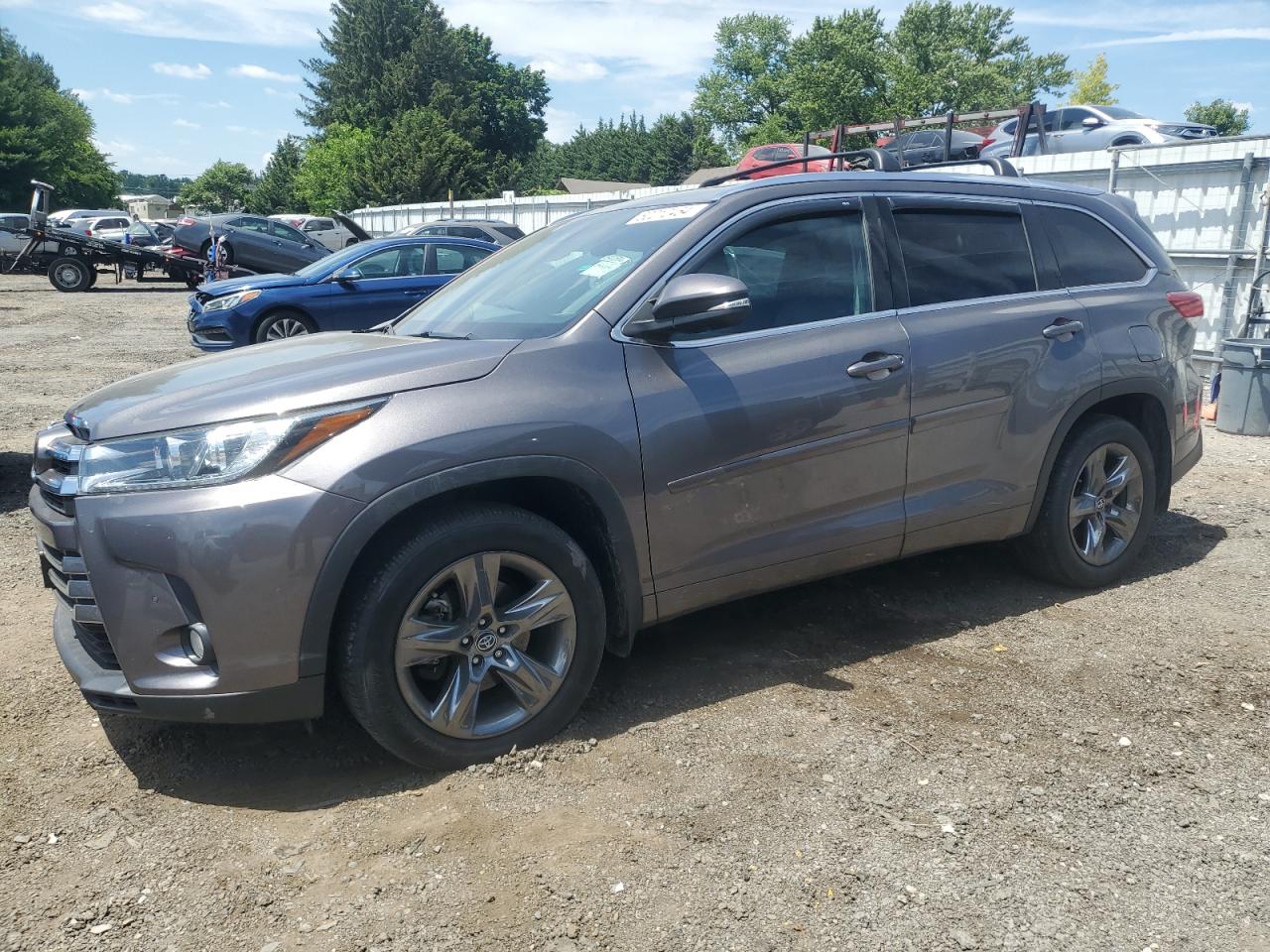 5TDDZRFH8HS406464 2017 Toyota Highlander Limited