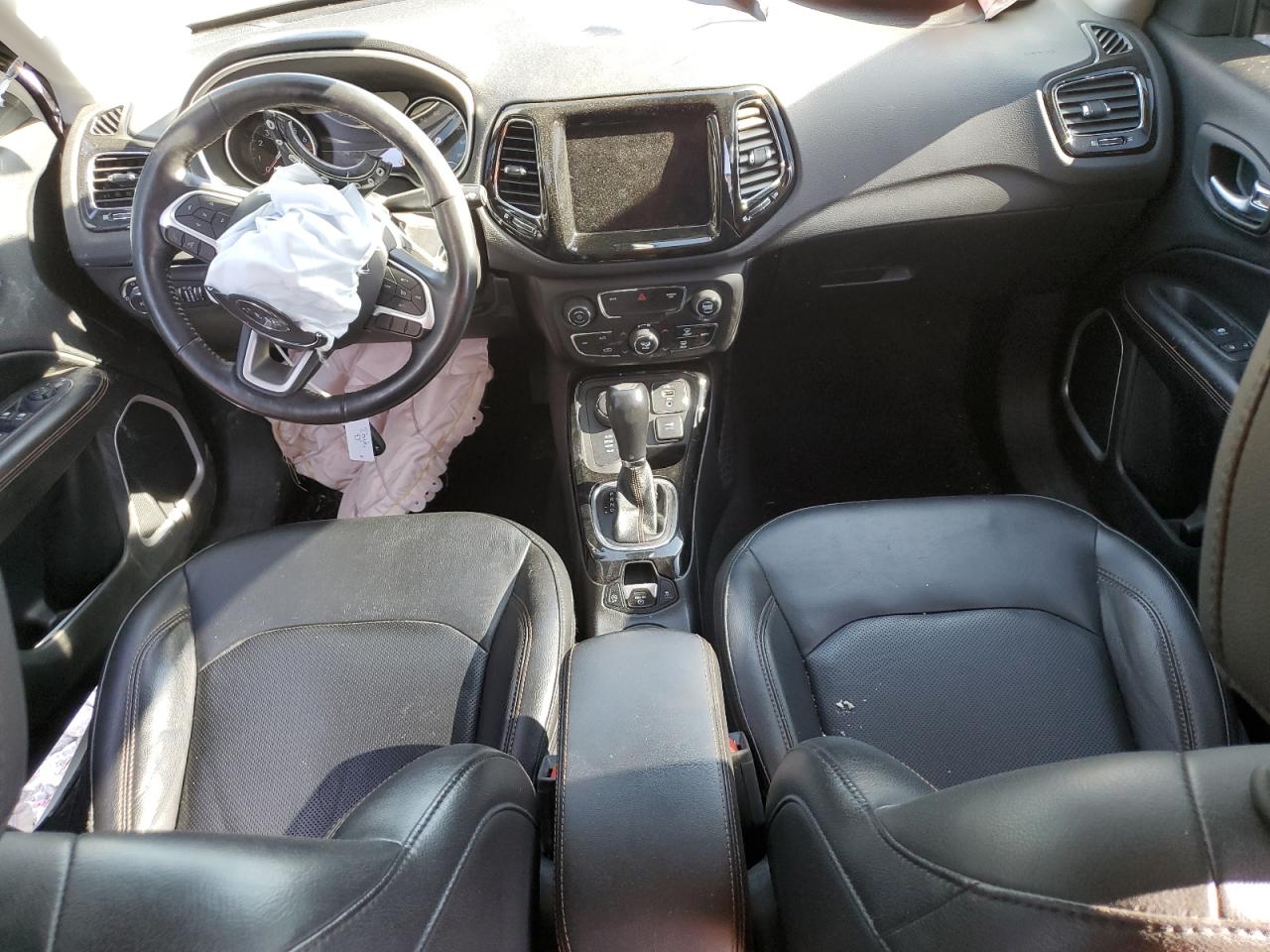 3C4NJDCB8KT645797 2019 Jeep Compass Limited