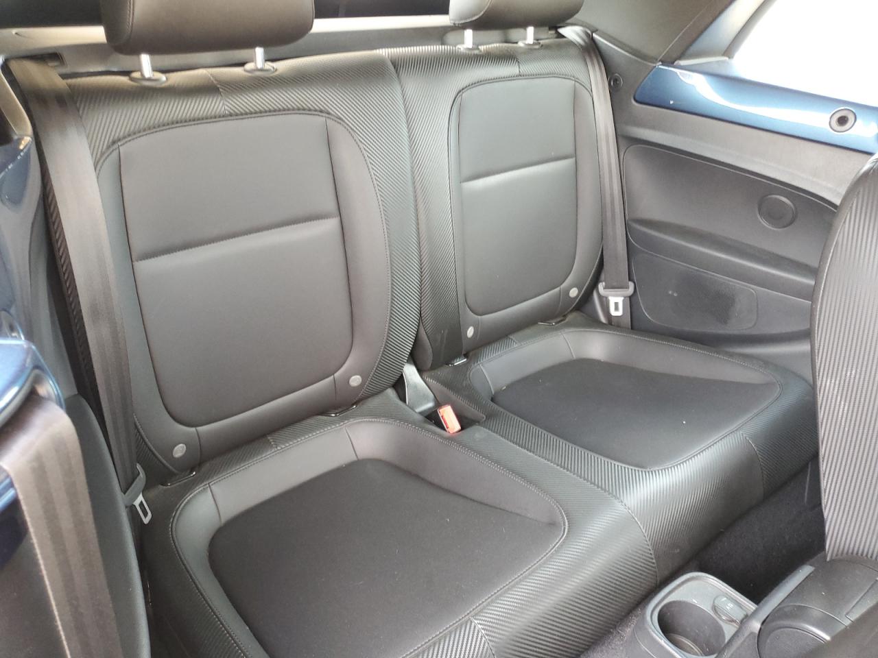 3VW5DAAT1KM505695 2019 Volkswagen Beetle S