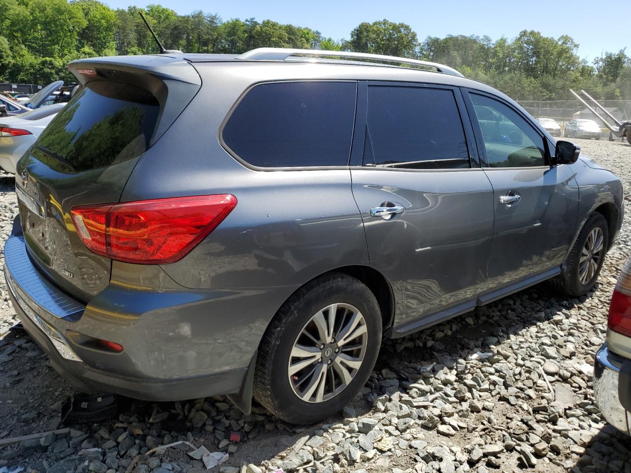 2017 Nissan Pathfinder S vin: 5N1DR2MM1HC624413