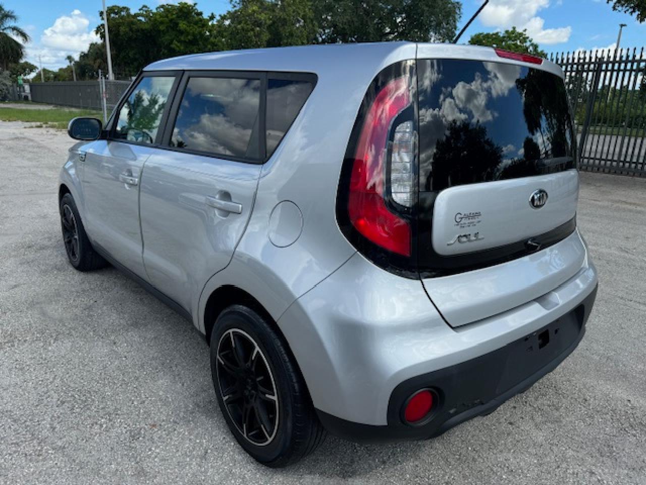 2019 Kia Soul vin: KNDJN2A21K7008085