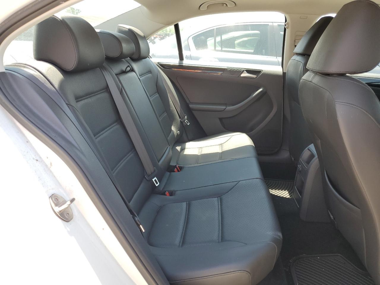 3VWL17AJ9GM331786 2016 Volkswagen Jetta Sel