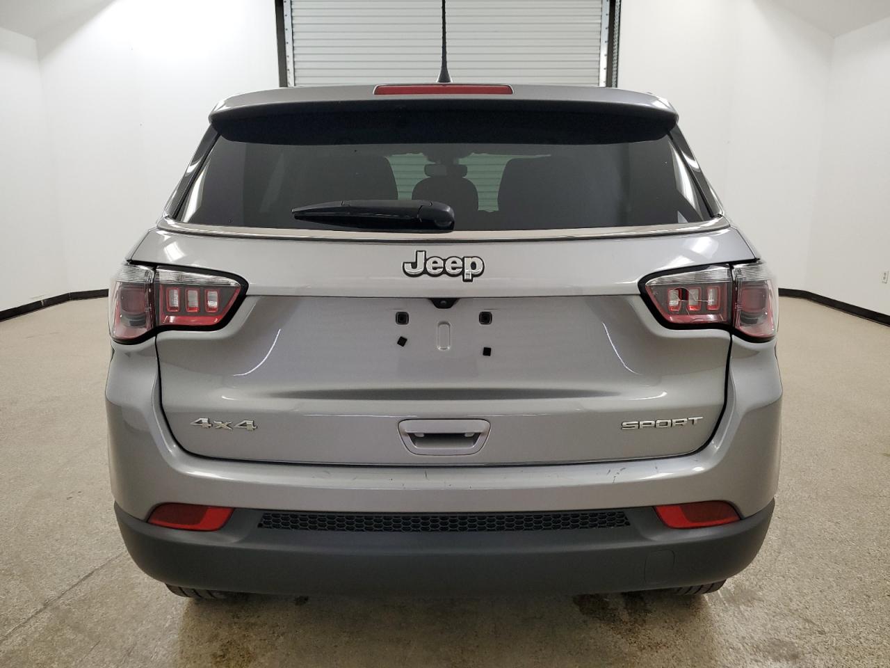 3C4NJDABXNT214045 2022 Jeep Compass Sport