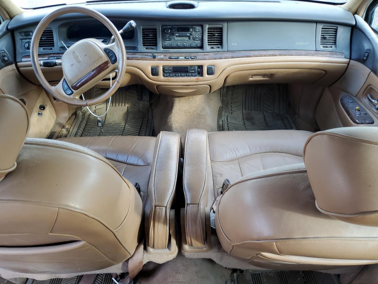 1LNLM81W1TY683038 1996 Lincoln Town Car Executive