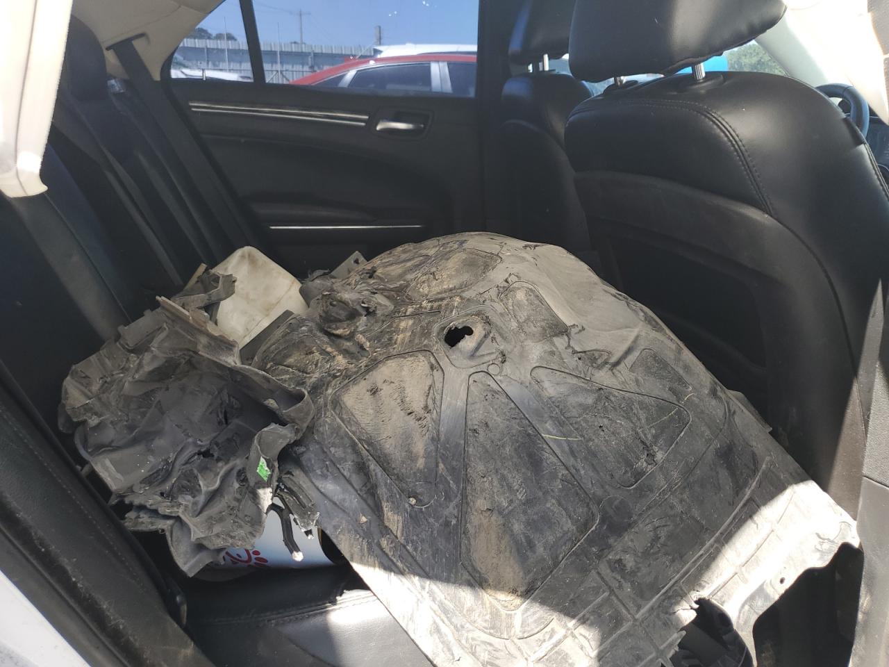 2C3CCAAG1FH930522 2015 Chrysler 300 Limited