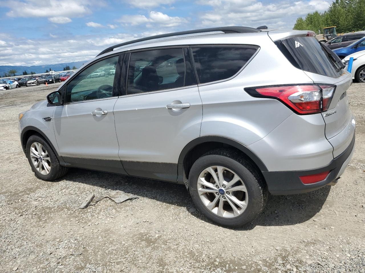 1FMCU9G9XJUB49273 2018 Ford Escape Se